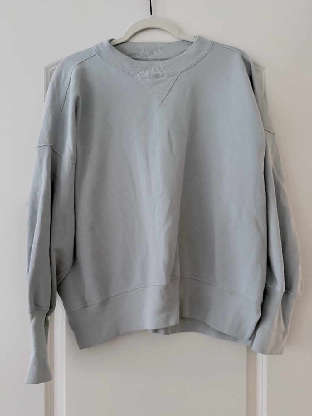 Abercrombie & Fitch Light Gray Crewneck Sweatshirt